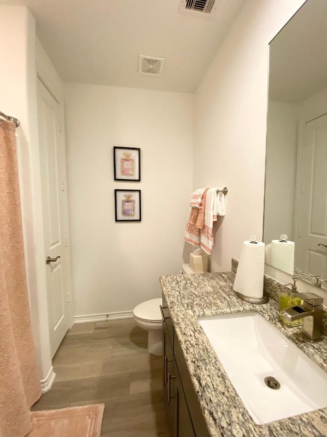 Luxe Three Story Duplex Near Downtown & Med Center Villa Houston Eksteriør bilde